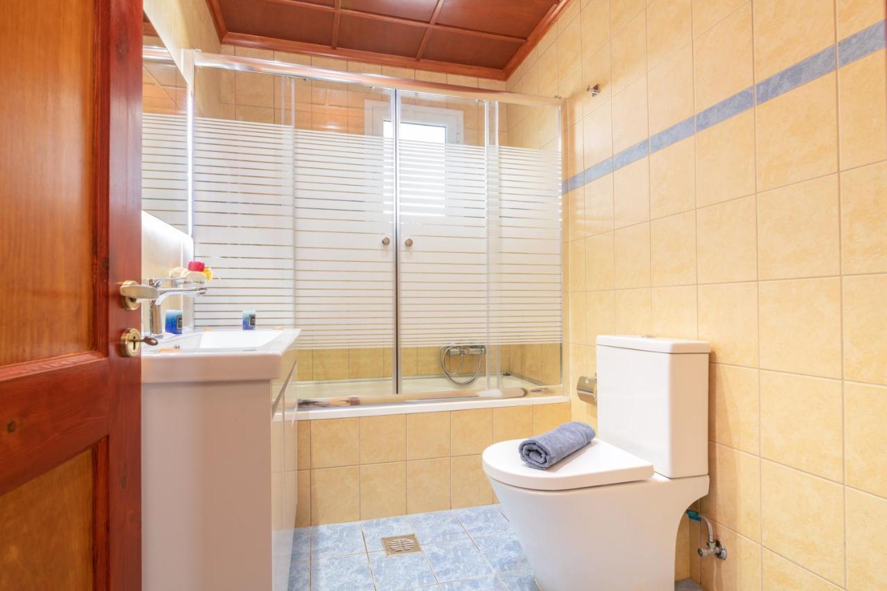 Sosos 2 Bedroom House With Sea View Plánosz Kültér fotó